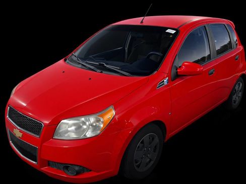 Used 2009 Chevrolet Aveo5 LT image 2