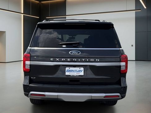 Used 2023 Ford Expedition XLT RWD image 5
