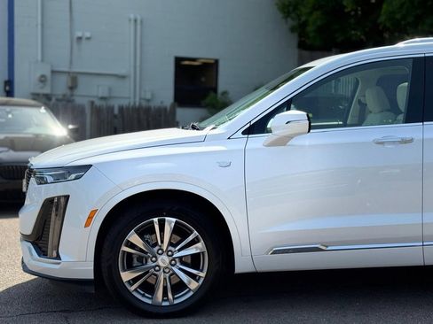 Used 2023 Cadillac XT6 Premium Luxury w/ LPO, Floor Liner Package AWD/4WD image 9
