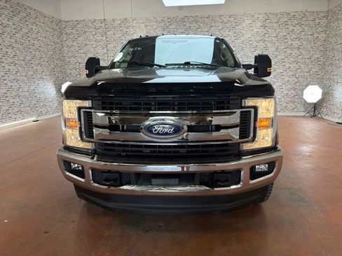 Used 2019 Ford F250 XLT w/ XLT Value Package AWD/4WD image 2