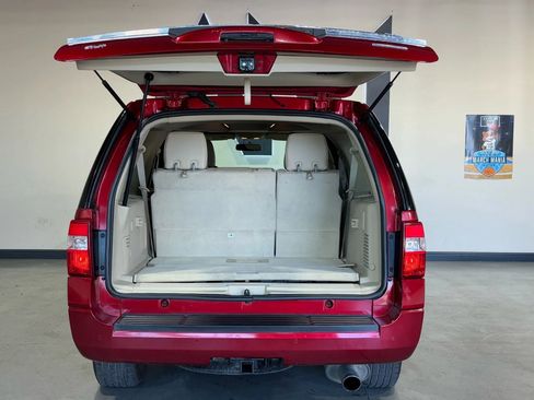 Used 2016 Ford Expedition EL XLT w/ Equipment Group 202A image 4