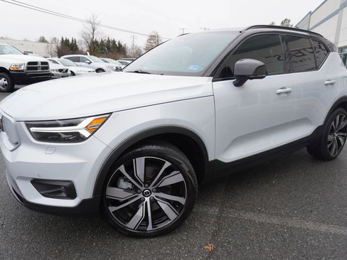 Used 2021 Volvo XC40 P8 Recharge w/ Advanced Package image 3