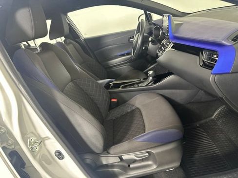 Used 2022 Toyota C-HR XLE FWD image 24