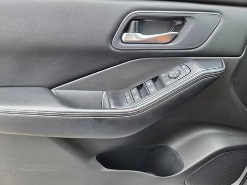 Used 2024 Nissan Rogue SV FWD image 31