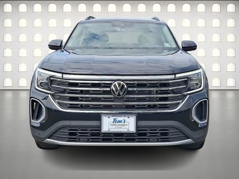 Used 2024 Volkswagen Atlas SE AWD/4WD image 2