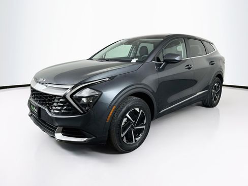 Used 2023 Kia Sportage LX AWD/4WD image 3