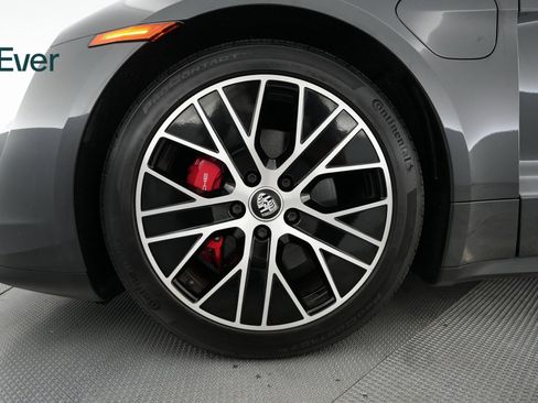 Used 2021 Porsche Taycan 4S image 17