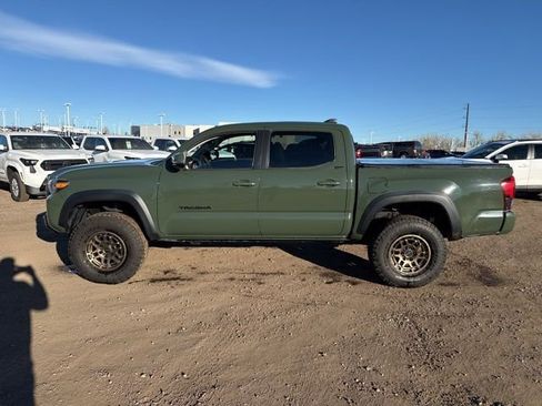 Used 2022 Toyota Tacoma SR5 w/ Trail Edition image 2