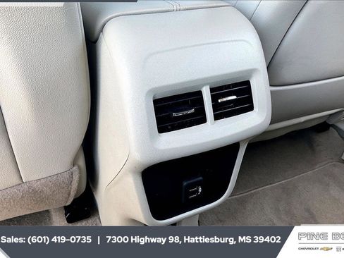 Used 2024 GMC Terrain Denali AWD/4WD image 27