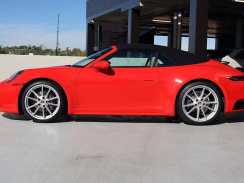 Certified 2022 Porsche 911 Carrera image 2