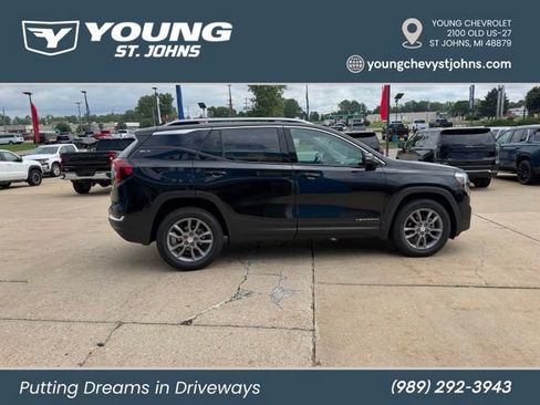 Used 2024 GMC Terrain SLT w/ LPO, Floor Liner Package AWD/4WD image 8