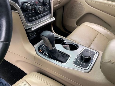 Used 2018 Jeep Grand Cherokee Limited w/ Luxury Group II AWD/4WD image 19