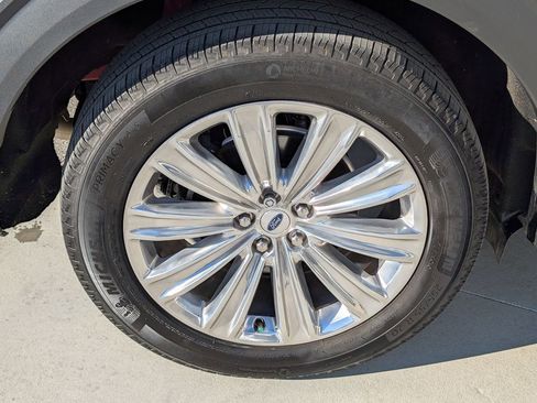 Used 2023 Ford Explorer Limited w/ Equipment Group 301A image 31