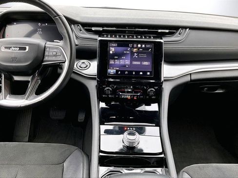 Used 2021 Jeep Grand Cherokee L Laredo image 12