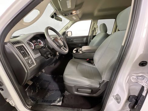 Used 2018 RAM 1500 Express image 19