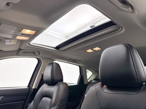 Certified 2022 MAZDA CX-5 AWD 2.5 S w/ Premium Plus Pkg image 3