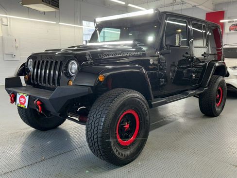 Used 2017 Jeep Wrangler Unlimited Sahara image 1