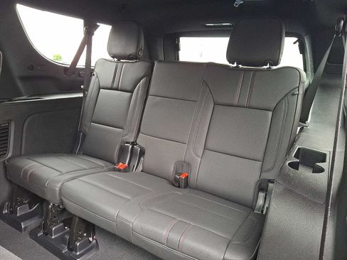 Used 2025 Chevrolet Suburban RST w/ Comfort Package AWD/4WD image 11