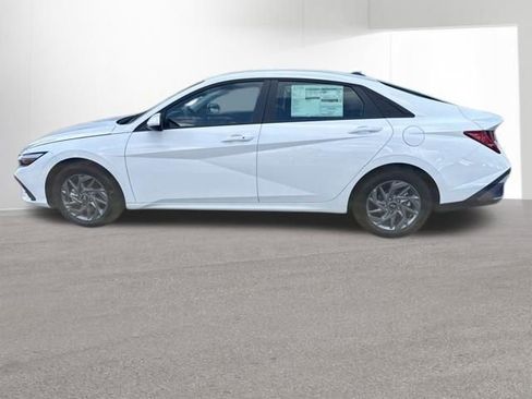 New 2026 Hyundai Elantra Blue image 5