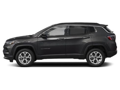Used 2025 Jeep Compass Limited AWD/4WD image 3