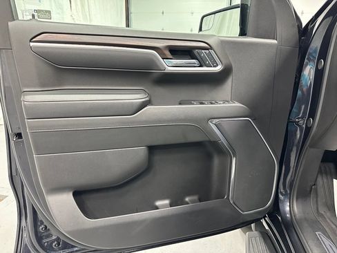Used 2025 GMC Sierra 1500 SLT AWD/4WD image 8