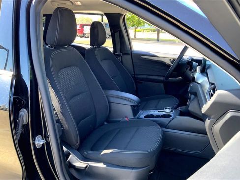 Used 2025 Ford Escape Active FWD image 9