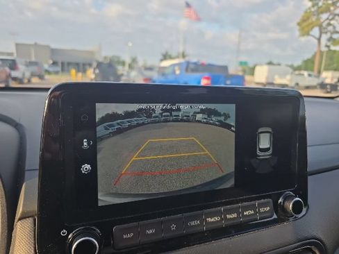 Used 2022 Hyundai Kona Limited w/ Cargo Package FWD image 15