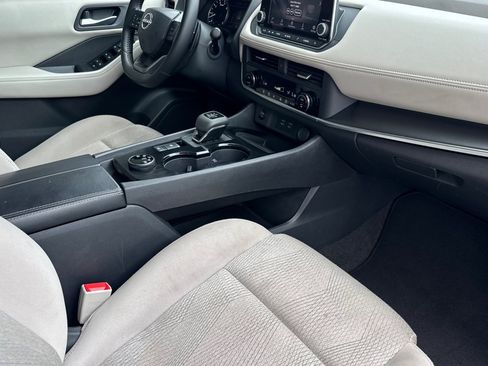 Used 2025 Nissan Rogue SV AWD/4WD image 32
