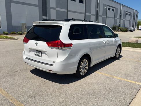 Used 2014 Toyota Sienna XLE AWD/4WD image 5