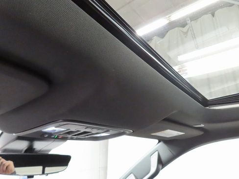 Used 2023 GMC Sierra 1500 AT4 w/ Technology Package image 29