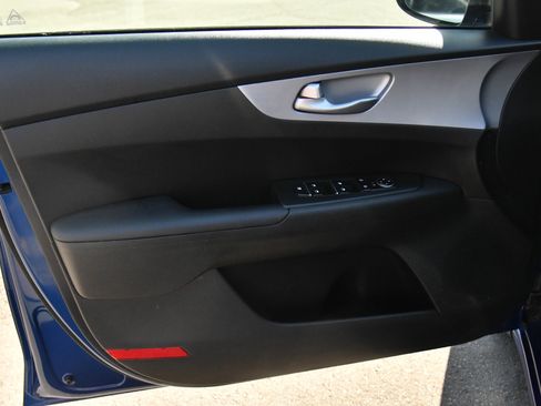 Used 2024 Kia Forte LXS w/ LXS Technology Package FWD image 14