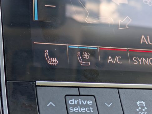 Used 2025 Audi Q7 2.0T Premium Plus image 31