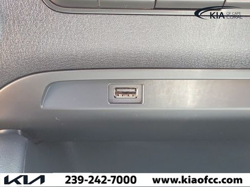 Used 2020 MAZDA MAZDA3 Sedan FWD image 27