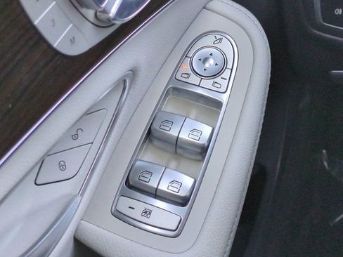 Used 2018 Mercedes-Benz C 300 Sedan image 21