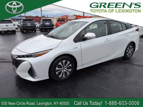 Certified 2022 Toyota Prius Prime XLE FWD image 1