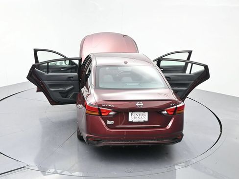 Used 2024 Nissan Altima 2.5 SV FWD image 24