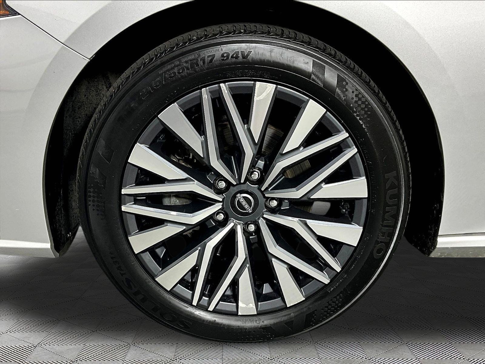 Certified 2024 Nissan Altima 2.5 SV FWD image 33