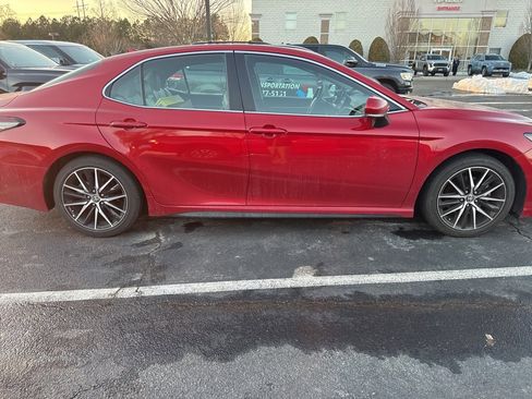 Used 2023 Toyota Camry SE w/ Cold Weather Package image 3