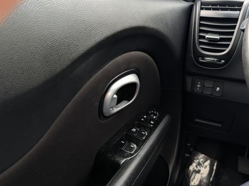 Used 2016 Kia Soul image 23