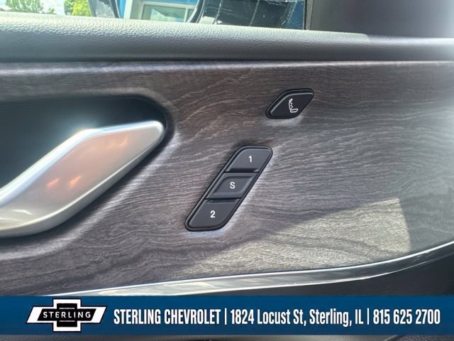 Used 2022 Jeep Grand Cherokee Overland w/ Luxury Tech Group IV AWD/4WD image 23