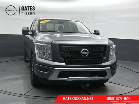 Used 2024 Nissan Titan SV w/ SV Convenience Package image 5