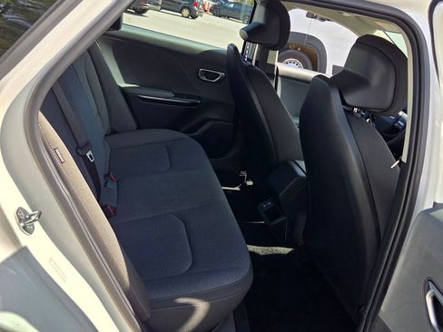 Used 2025 Kia K4 LXS image 12