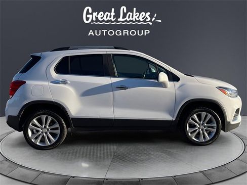 Used 2020 Chevrolet Trax Premier w/ LPO, Cargo Package image 6