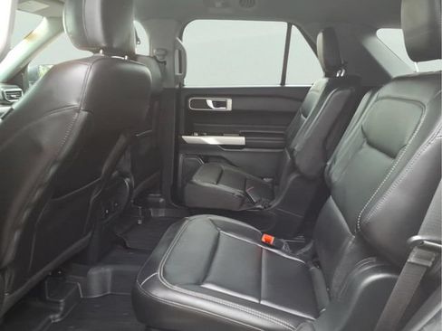 Certified 2023 Ford Explorer XLT w/ Equipment Group 202A AWD/4WD image 10