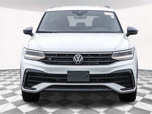 Certified 2024 Volkswagen Tiguan SE R-Line AWD/4WD image 9