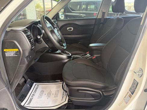 Used 2016 Kia Soul FWD image 5
