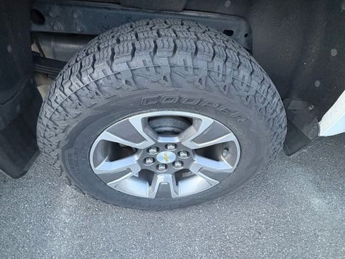 Used 2017 Chevrolet Colorado Z71 image 18