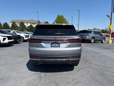 Used 2025 Buick Enclave Preferred FWD image 4