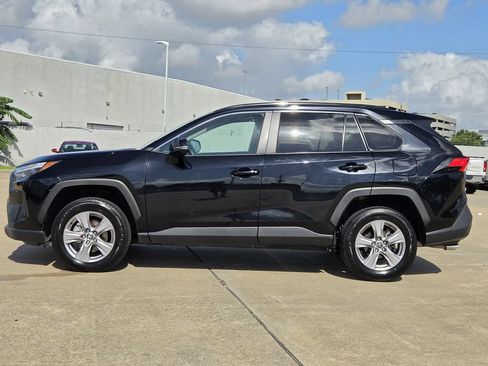 Used 2025 Toyota RAV4 XLE FWD image 6
