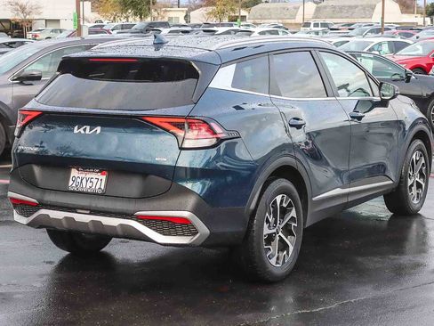 Used 2023 Kia Sportage EX image 4